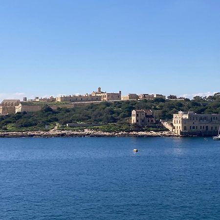 Appartamento Charming Central Townhouse In Sliema Steps From Promenade And Sliema Ferry Esterno foto