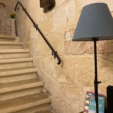 Appartamento Charming Central Townhouse In Sliema Steps From Promenade And Sliema Ferry Esterno foto