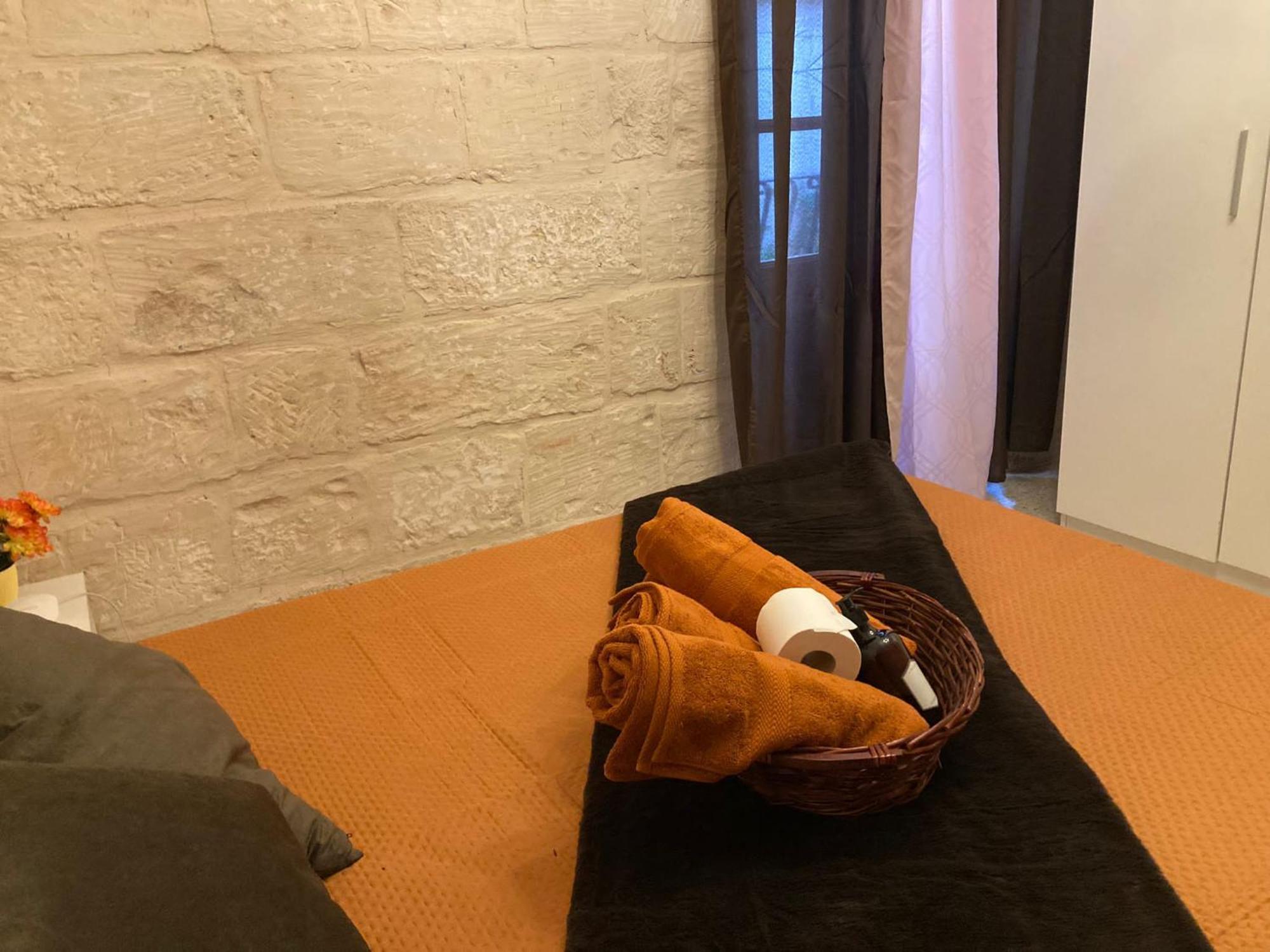 Appartamento Charming Central Townhouse In Sliema Steps From Promenade And Sliema Ferry Esterno foto
