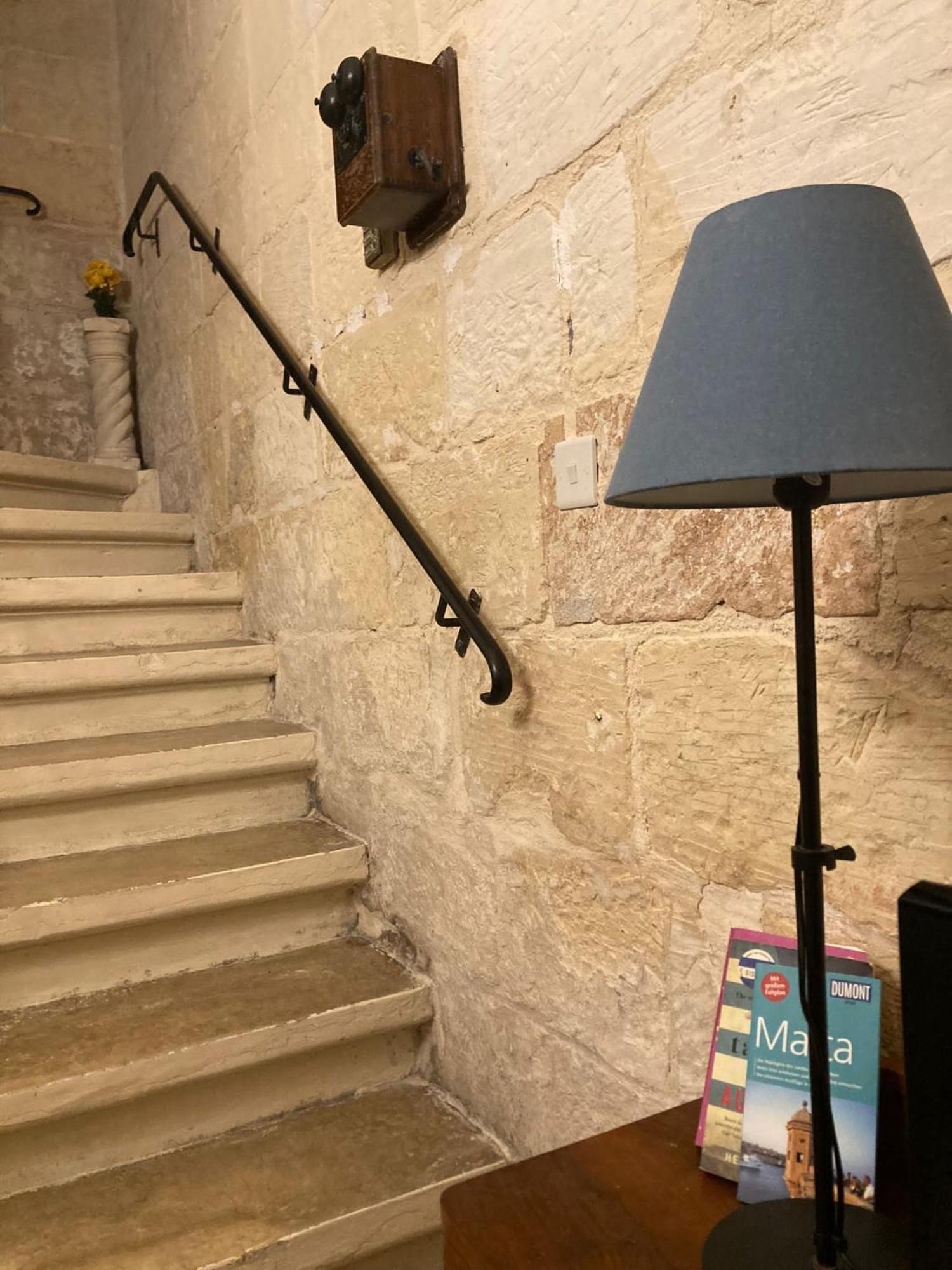 Appartamento Charming Central Townhouse In Sliema Steps From Promenade And Sliema Ferry Esterno foto
