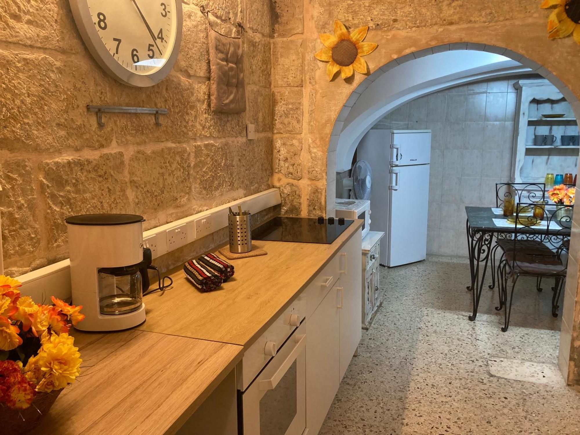 Appartamento Charming Central Townhouse In Sliema Steps From Promenade And Sliema Ferry Esterno foto
