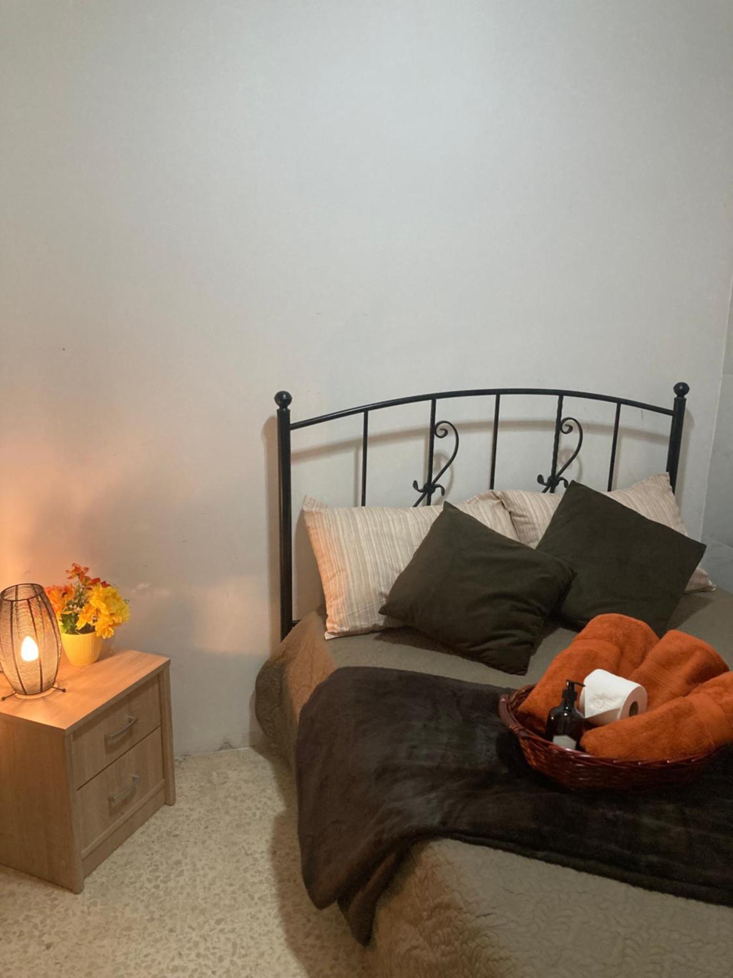 Appartamento Charming Central Townhouse In Sliema Steps From Promenade And Sliema Ferry Esterno foto