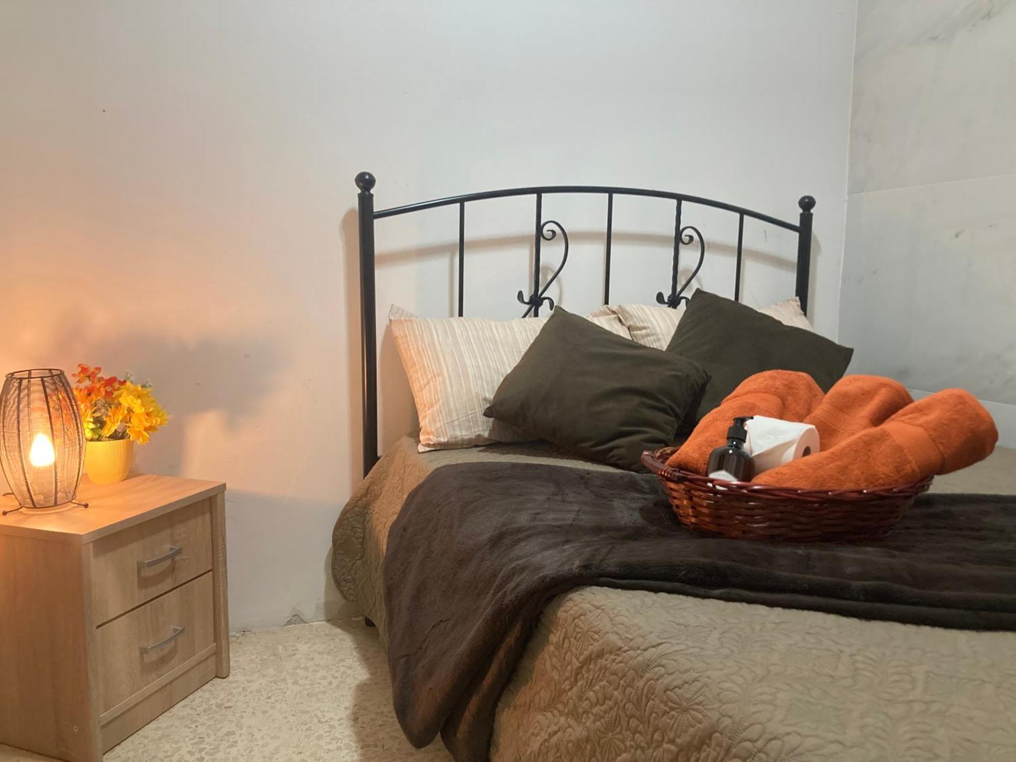 Appartamento Charming Central Townhouse In Sliema Steps From Promenade And Sliema Ferry Esterno foto