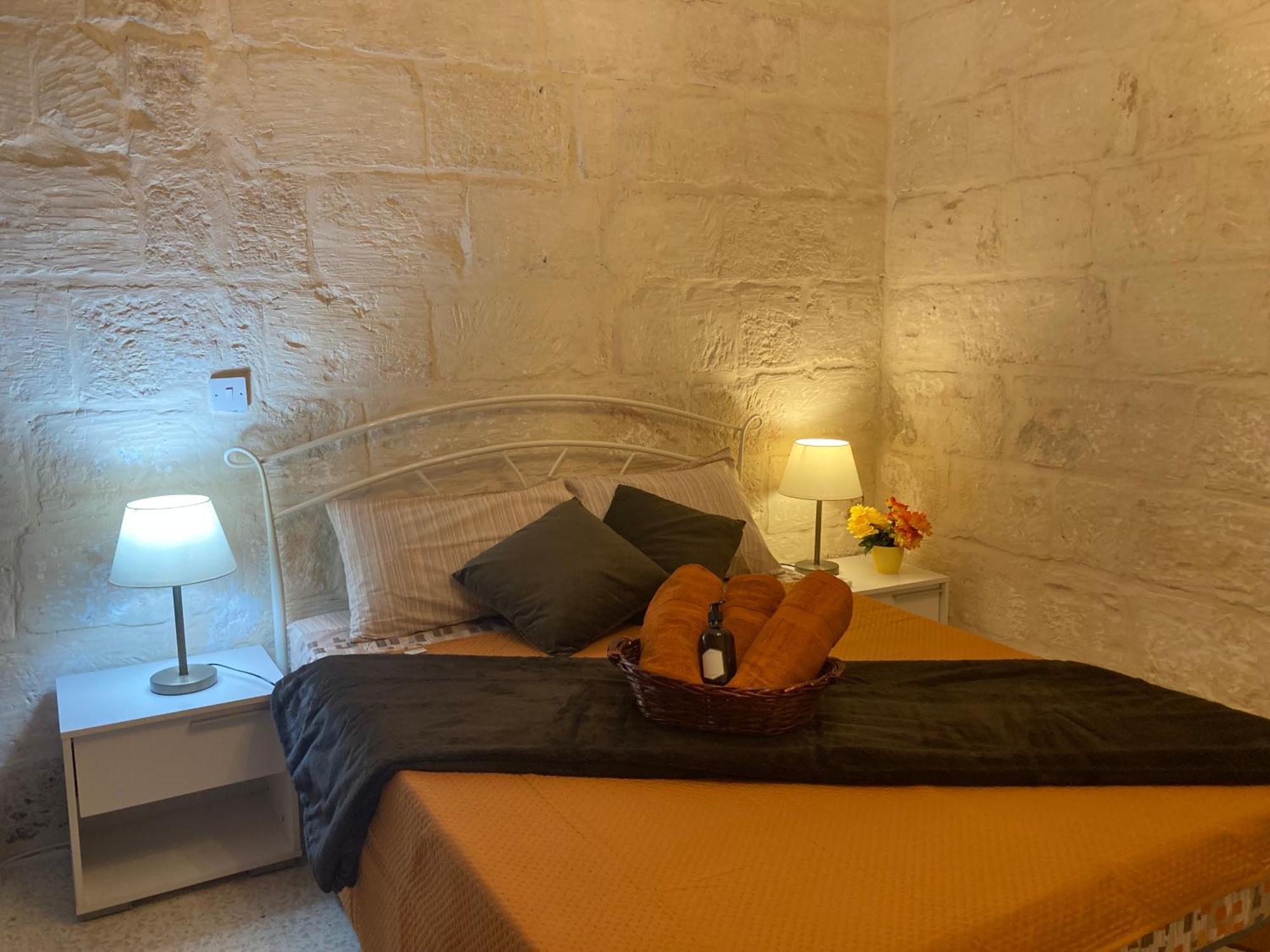 Appartamento Charming Central Townhouse In Sliema Steps From Promenade And Sliema Ferry Esterno foto